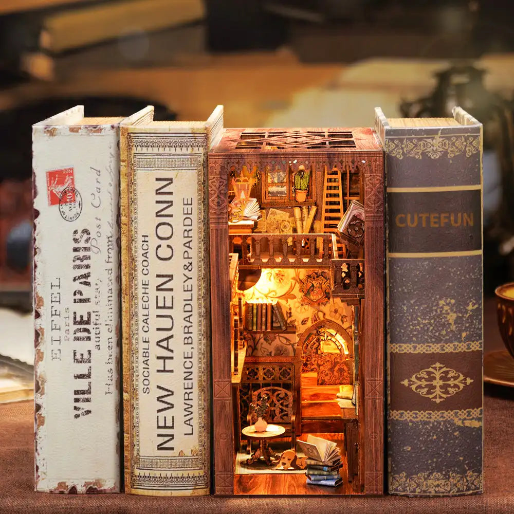 Book Nook in between books